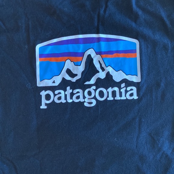Patagonia black cropped shirt. Size M - Picture 3 of 7